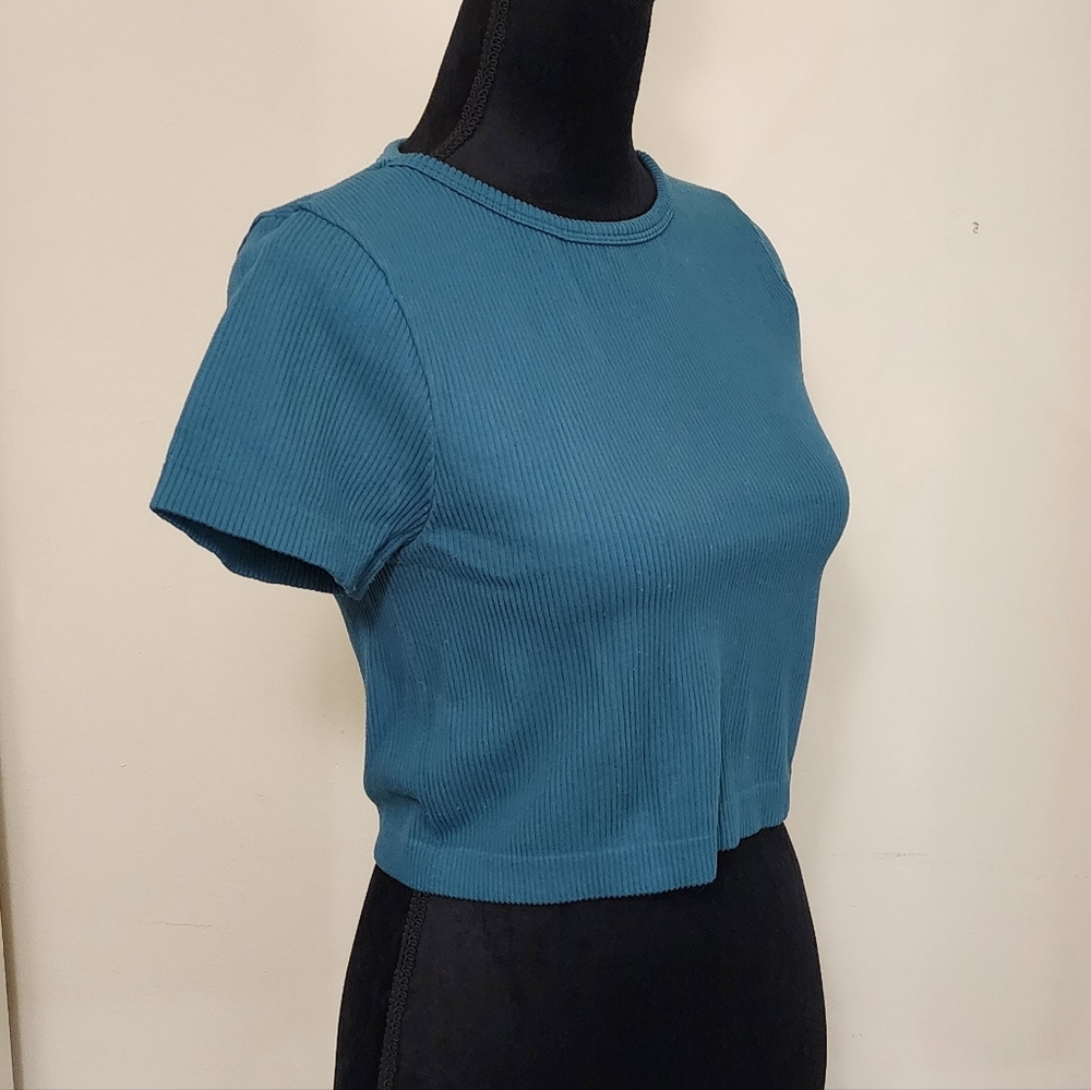 Green Ribbed  Crop Top - Picture 3 of 8